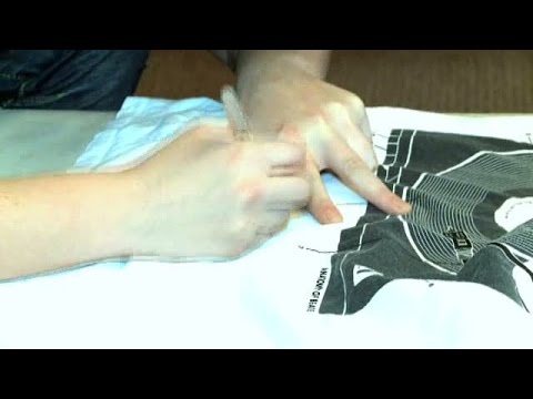 Linni tävlar ut sin t-shirt - Idol Sverige (TV4)