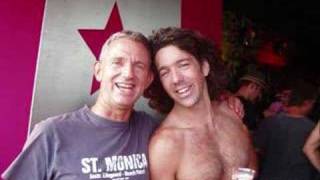 Zij boog zover voorover