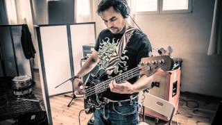 Van Dik Hout grijpt terug naar eerste album op nieuwe plaat