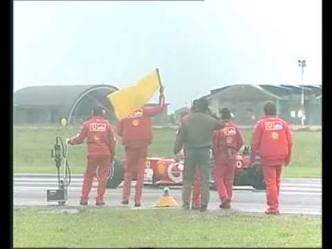 Ferrari F1 vs EuroFighter Typhoon in a dragrace.