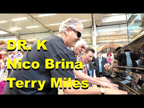 Dr.K, Terry Miles & Nico Brina 🇬🇧 3 Happy old 'Boogie Woogie' Boys at the public piano in London