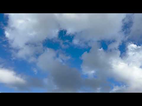 Blue sky Screensaver - No sound (4K)