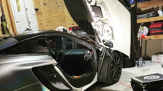 McLaren MP4-12C - Door Panel, Climate, Latch Removal
