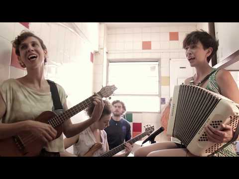 VECINA - DEJAR DE FUMAR - MUSIQUITA EN LA COCINA #303