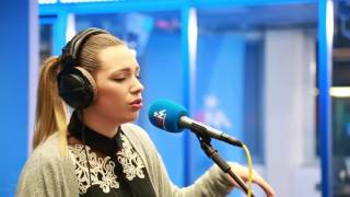 MNM: Lisa - Honeybee (Cover Belle Perez)