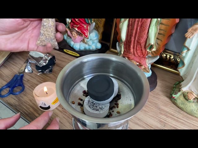 Vídeo relacionado con DORAZEN Incensario Cartuja de Barro para Semana Santa, con Bolsa de Incienso Gran Poder 50 g y 10 Pastillas de Carbón