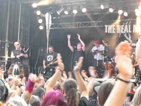 BURGFOLK 2011 - The Real McKenzies - Barrett's Privateers / Chip / Scots Wha Hae