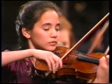 Sally Cooper performs Bruch Violin Concerto (Movt 2)