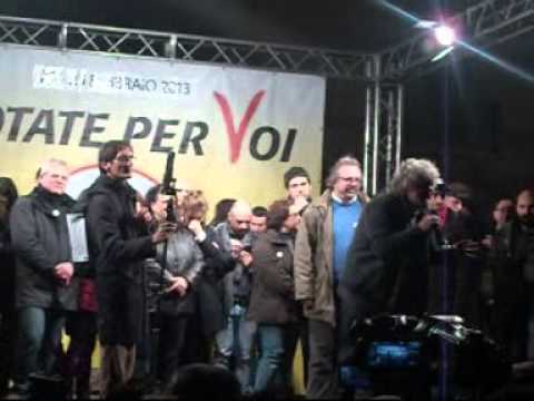 Tsunami Tour - Beppe Grillo a Catania 30/01/13 parte 2