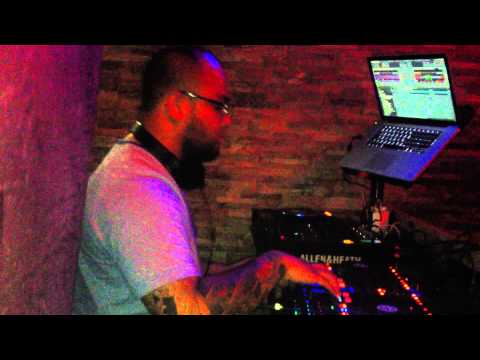 Maxime Johnny @ Cue Bar, Amsterdam - 294 Records Showcase [ 1 ]