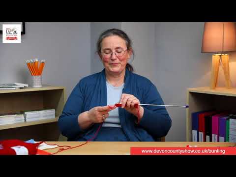 How to create knitted bunting