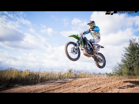 Henio Kwasek dorobił się i popyla motorkiem