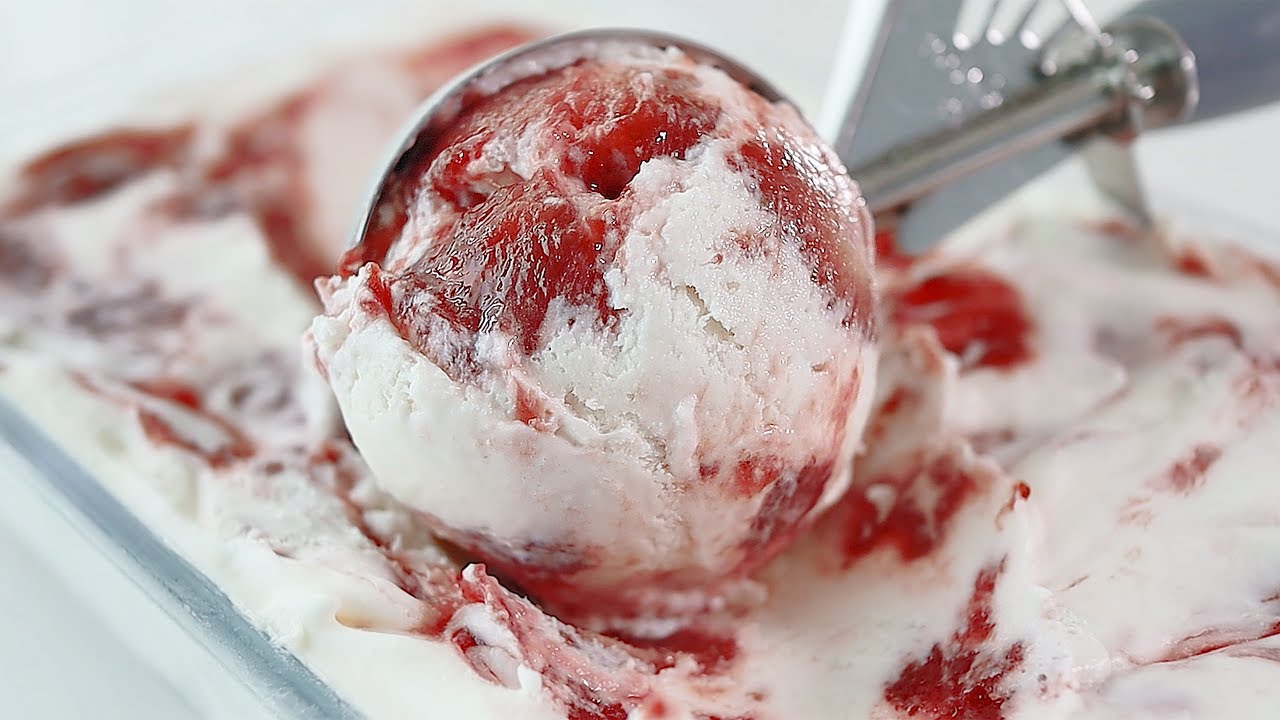 딸기가 통째로 씹히는 딸기 아이스크림♥ Strawberry Ice Cream