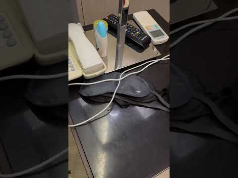 Hotels Com - Cockroaches in hotel room