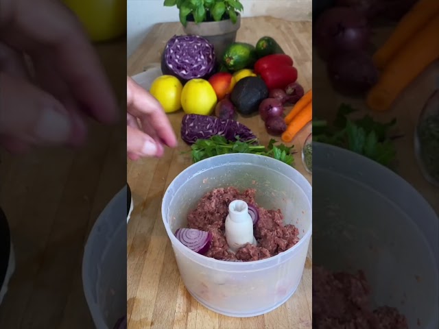 Vidéo teaser pour Bamix Slicesy Test: Schnelle und gesunde Essenszubereitung mit Karin
