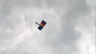 preview picture of video 'Parachute Sky-Dive @ Cotswold Show July 2011 HD'