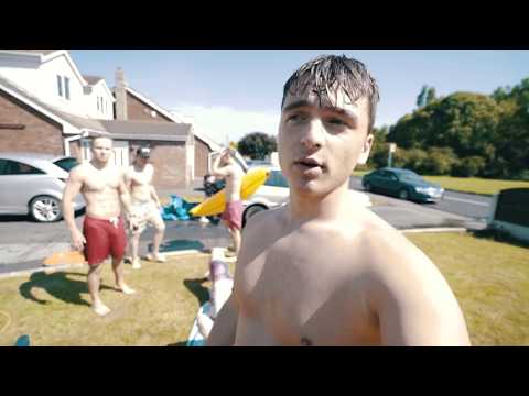 SWIMMING POOL IN A CAR