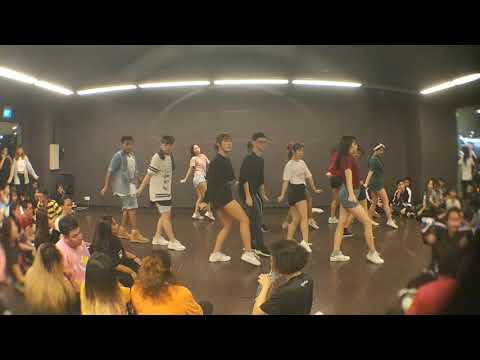 KPOP Dance Off Vol 104: Red Velvet - Peek-A-Boo