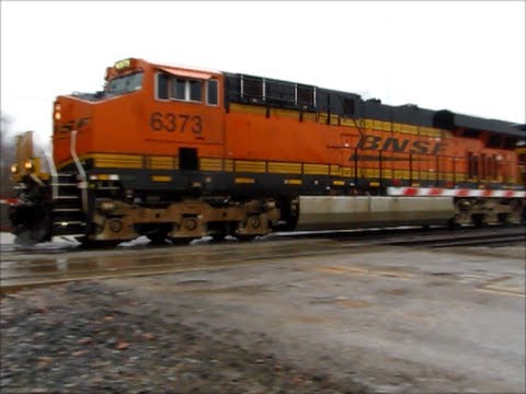 BNSF coal train in the rain at Agency, Iowa