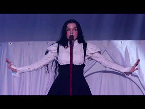 Poppy - Crystallized (Live from Chicago) [Pro Shot]