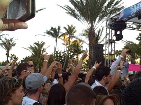 Afrojack@ Size Matters- End of set, WMC 2010