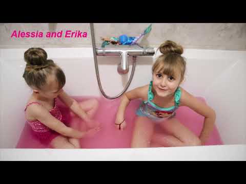Alessia and Erika | Gelli Baff Bath | Jelly Bath | Slime Bath | Funny | Kids