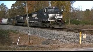 preview picture of video 'Norfolk Southern 154 Eastbound Manifest Freight in Winston,Ga 11-04-2013© HD'