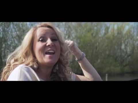 Tina Van Beeck - Ik Wil Met Jou De Hele Wereld Rond