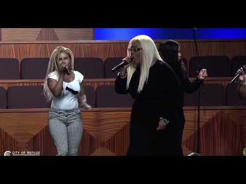 Lillian Lloyd and B Slade | Praise Break @ City Of Refuge | #praisebreaks #lillianlloyd #bslade