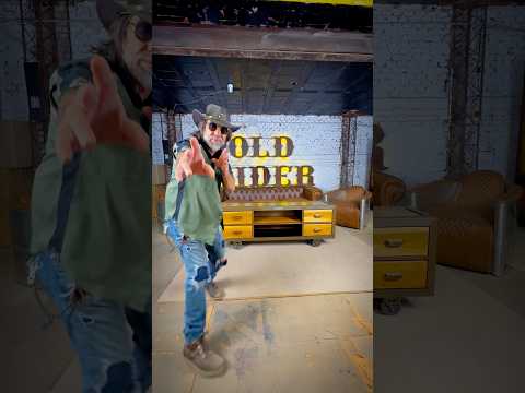 Mueble de TV Lapacho y hierro - Diseño: Alejandro Vilmer -📍Local: Brasil 99 - Tigre