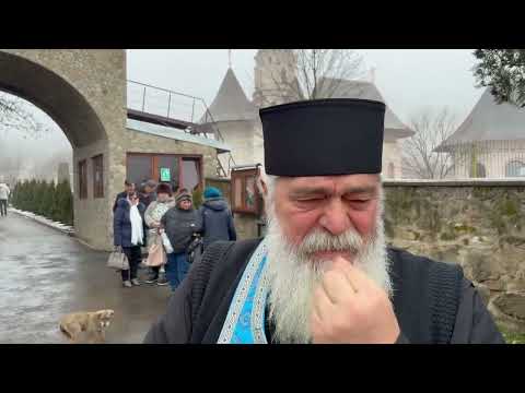 Evitați aceste greșeli cu AGHIAZMA MARE!!! Mare atenție cum și la ce o folosiți! - Pr. Calistrat