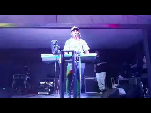 SANFONEIRO AILTON NAS TECLAS AO VIVO NA REGIÃO DE DOM BASÍLIO-BA CONTATO(77) 9906-8349