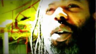 E-Moe "How It Go Down" featuring King Of Spades