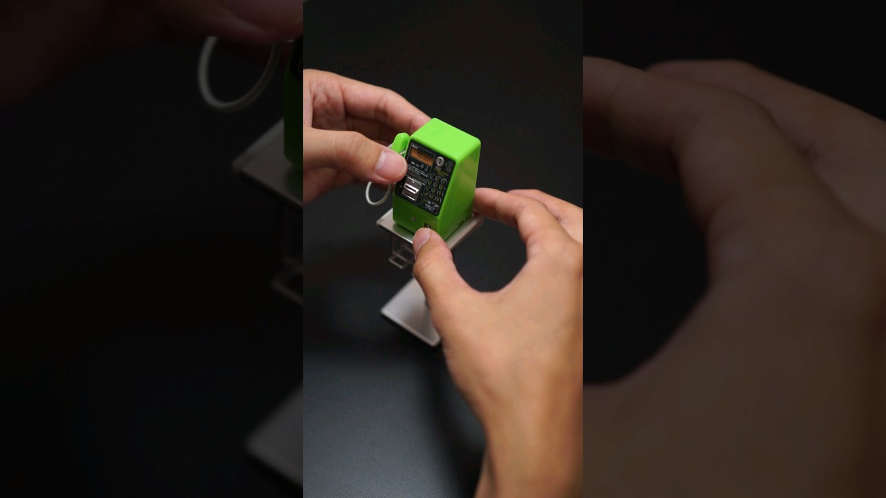 緻密に再現された公衆電話。 #ガチャガチャ #ミニチュア