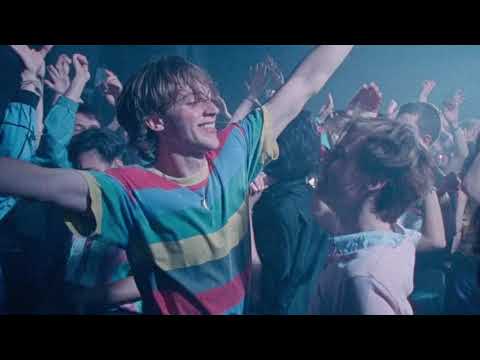 Été 85 (2020) - Ecran Total "Stars De La Pub" scene