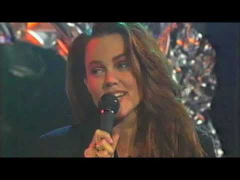 Belinda  Carlisle - Short Interview  ( Australia 1989 )