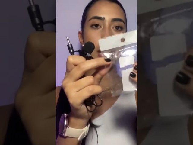 Vídeo relacionado con Cabilock Micrófono De Solapa De Condensador Mini Clip, 1.5 m Cable 4 Polos, Set De 2 Unidades para Grabación Profesional En Estudio, Conferencias y Karaoke, Accesorio Compatible para Pc y Cámara
