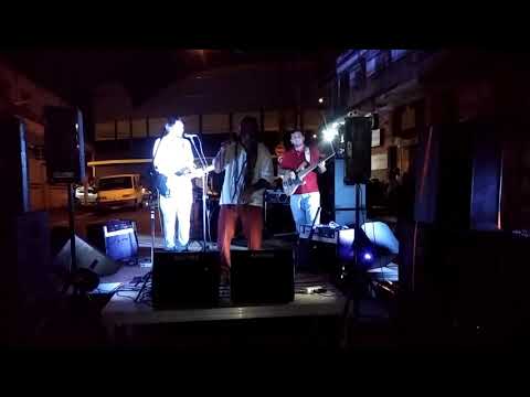 Julio Vibes e banda Vibrações de Jah