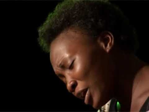 Martha Mwaipaja - TUSIKATE TAMAA (official video)