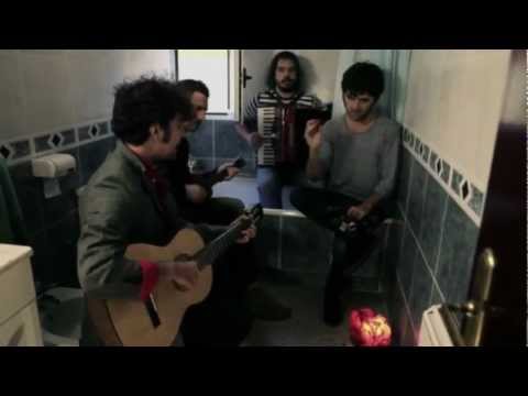 Carlos Cros & Cuatrocientos Golpes - Relato de un náufrago‪ | Water Tape (HD)‬