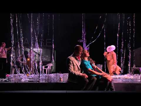 チューリッヒ交響楽団：「カシミールとカロリン」（オードン・フォン・ホルヴァース作）（バーバラ・ウェーバー監督 (Schauspielhaus Zürich: "Kasimir und Karoline" von Ödön von Horváth (Regie Barbara Weber))