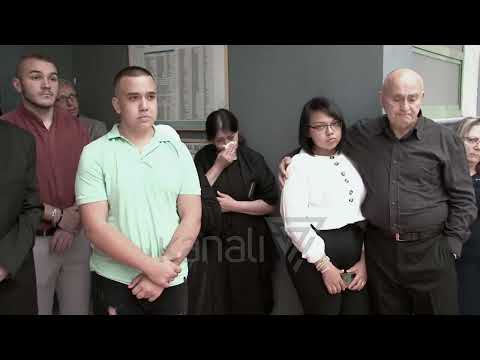 I JEPET TITULLI “QYTETAR NDERI” KUJTIM SHABANIT, PAS VDEKJES - News, Lajme - Kanali 7