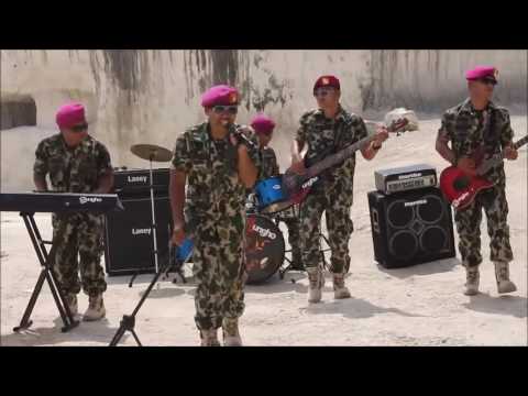 Mars TNI "Tinggalkan ayah tinggalkan ibu" Gungho band TNI AL Yonif 1 Marinir