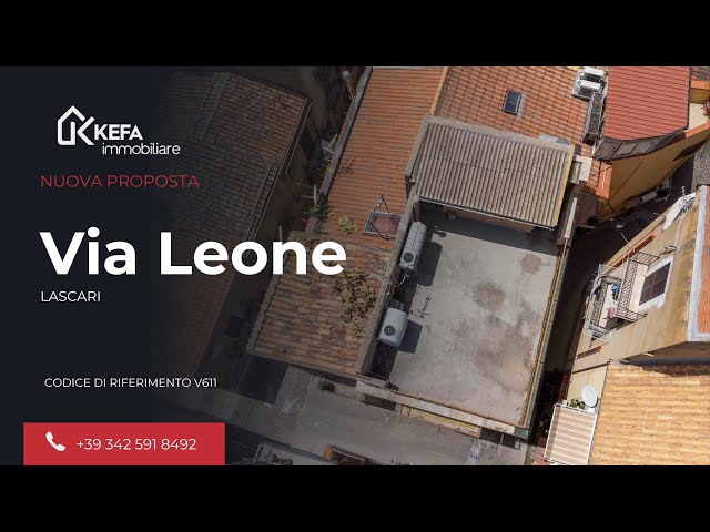 V611 Casa su tre livelli a Lascari