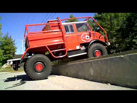 UNIMOG 416 Wall Climb Demo