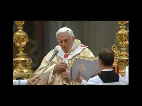 Pope Benedict XVI chants Sign of the Cross -In nomine Patris et Fili et Spiritus Sancti