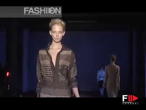 Fashion Show "Johnathan Saunders" Autumn Winter 2006/2007 London 2 of 3 by Fashion Channel
