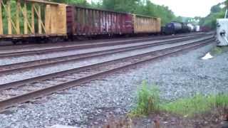 preview picture of video 'NS 39G Leading Union Pacific Out of Allentown Yard'