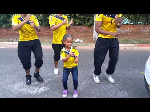 NIÑA BAILANDO SWAGGA - SALSA CHOKE