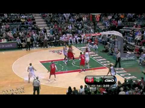 Carlos Delfino really can dunk vs Philadelphia 76ers